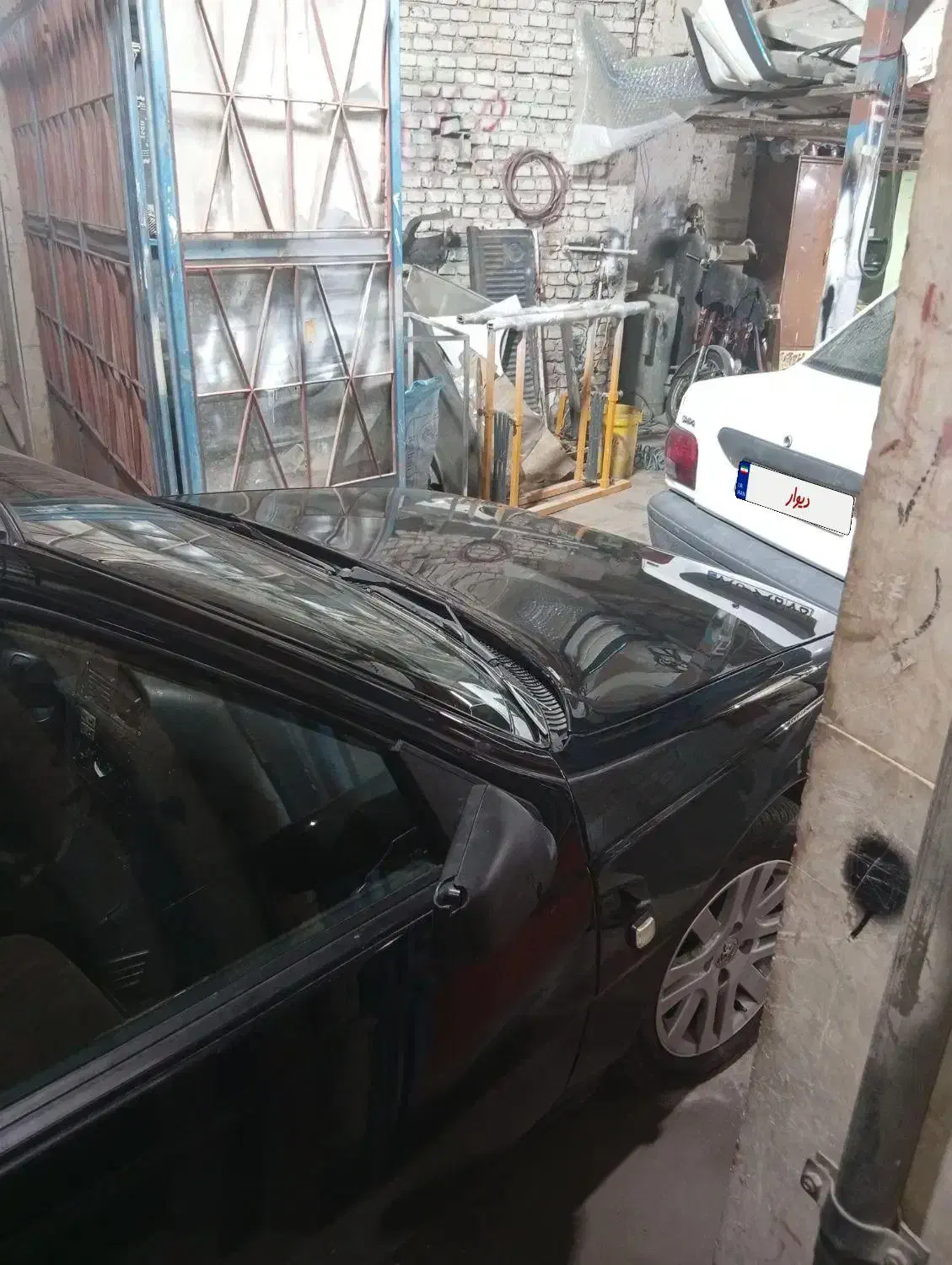 پژو ۴۰۵ مشکی|خودرو سواری و وانت|یزد, |دیوار