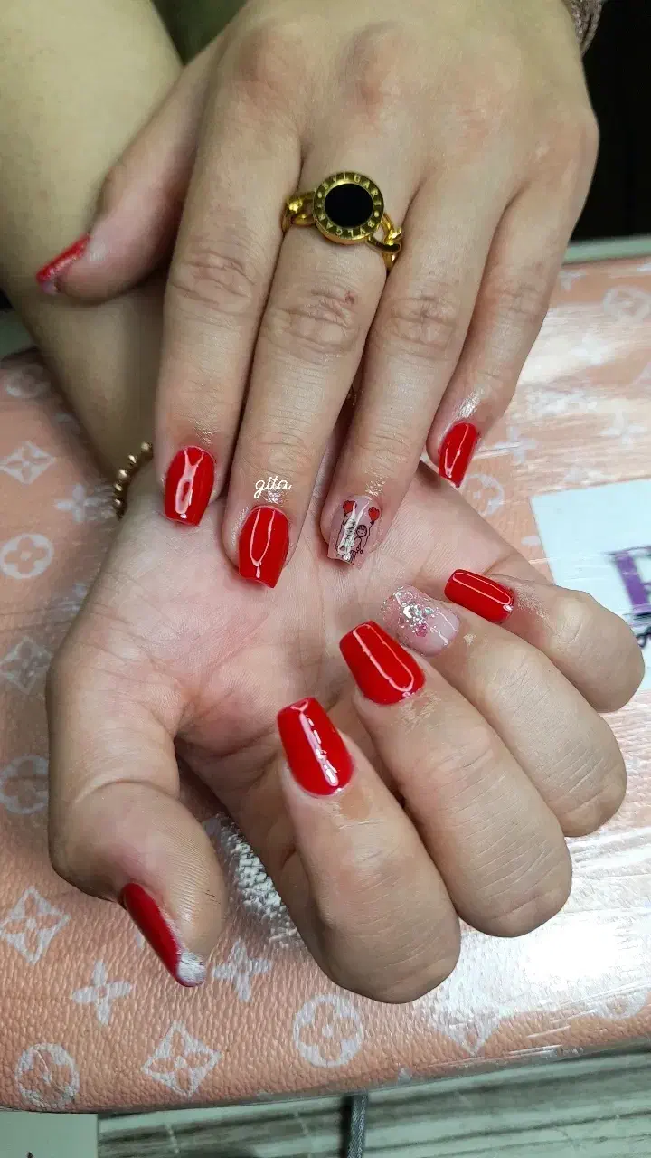 خدمات و آموزش کاشت ناخن|خدمات آرایشگری و زیبایی|اردبیل, |دیوار