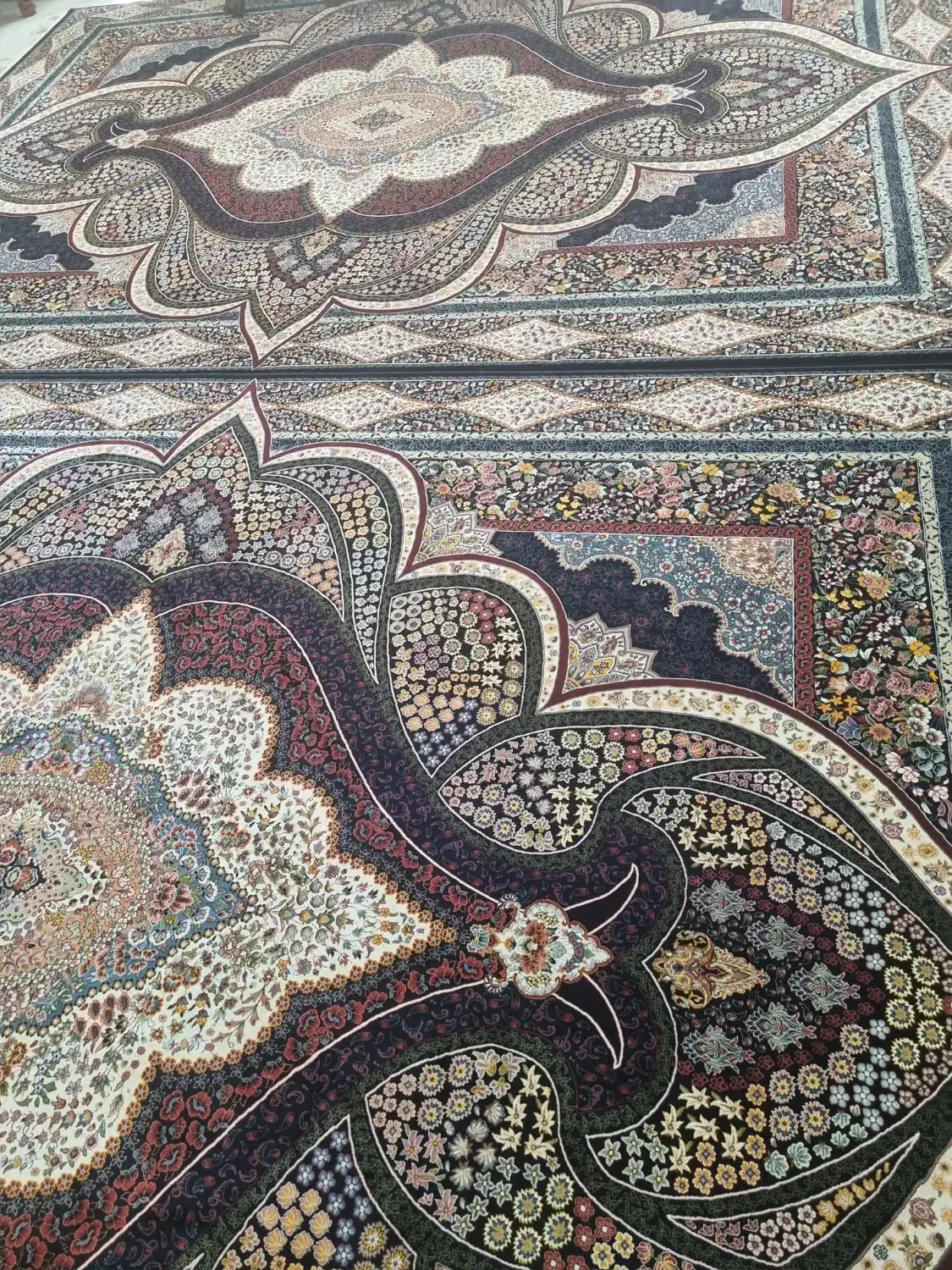 ۴ تا فرش ۱۲۰۰ شانه ماشینی فقط ۴۰ میلیون|فرش|اصفهان, شهریار|دیوار