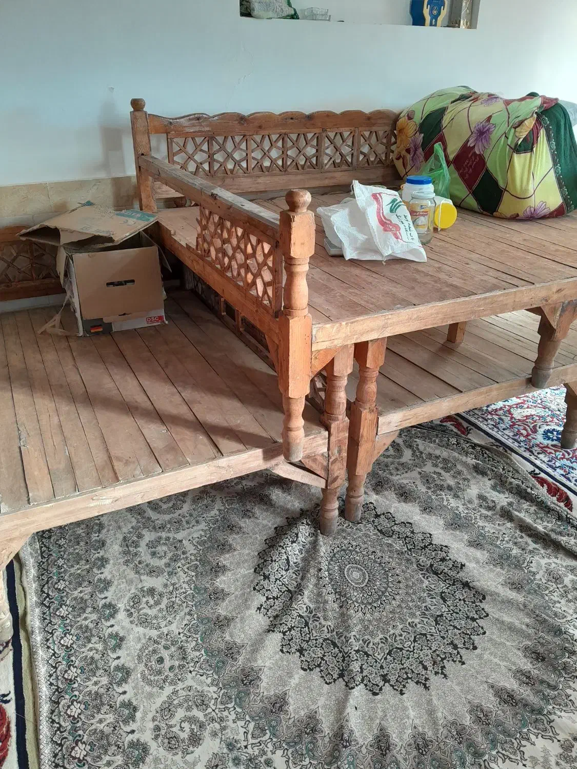 ۳عدد تخت قهوه خانه سالم محکم|مبلمان خانگی و میز عسلی|قزوین, |دیوار