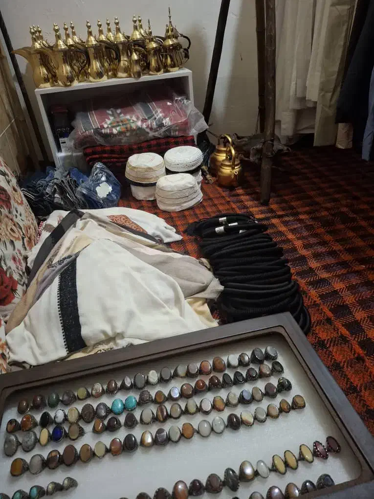 عباء خلیجی|لباس|بندر گناوه, |دیوار