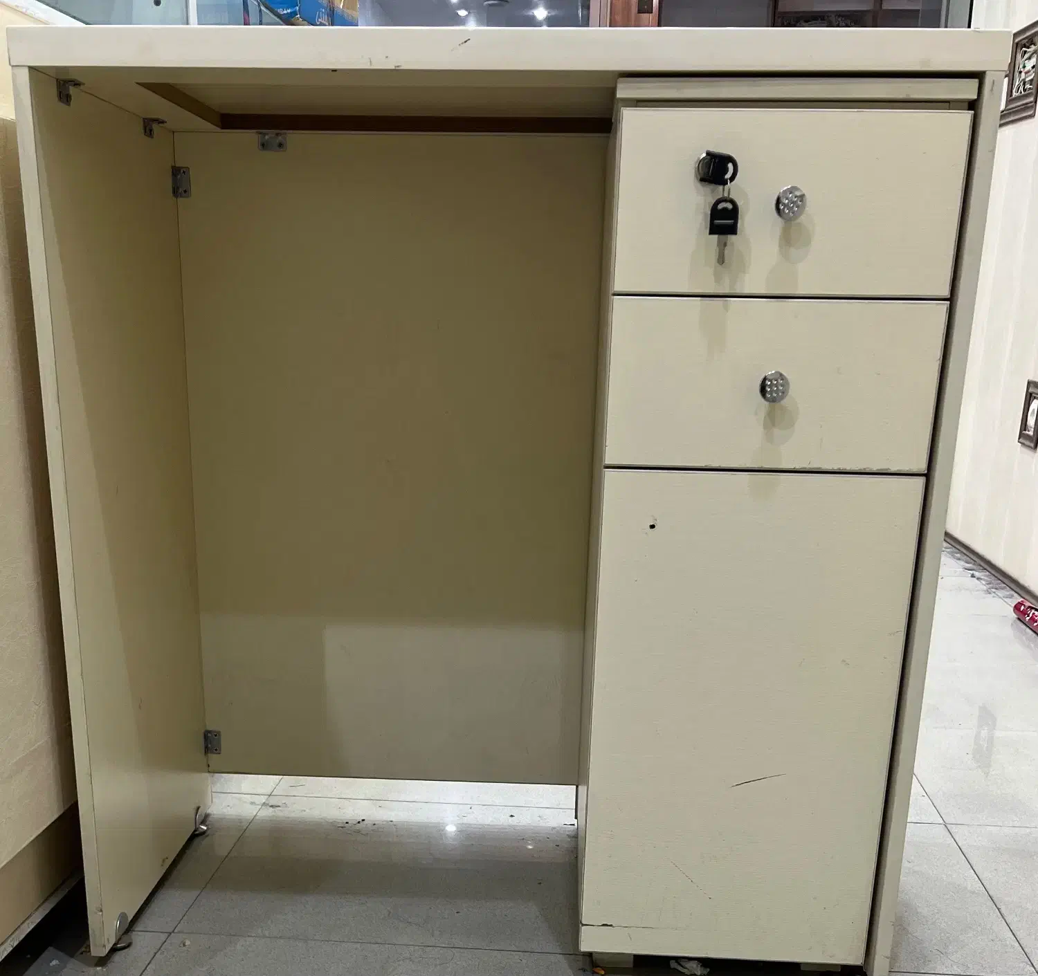 قفسه کانتر و میز ام دی اف|فروشگاه و مغازه|پردیس, فاز ۱|دیوار