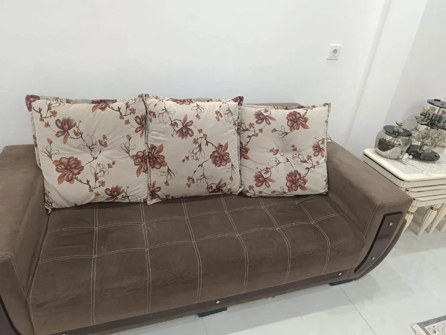 مبل ویک کمد مطالعه وتخت یک نفره|مبلمان خانگی و میز عسلی|گنبد کاووس, |دیوار