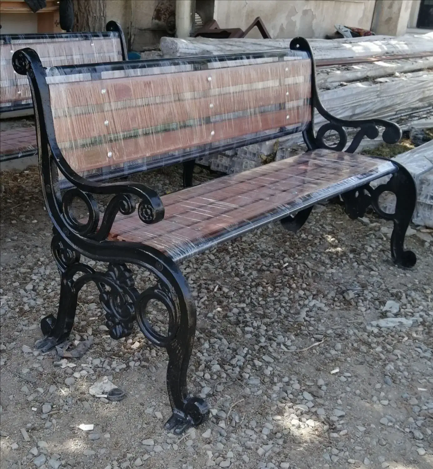 مبلمان فضای باز|صندلی و نیمکت|تهران, جوانمردان (اندیشه)|دیوار