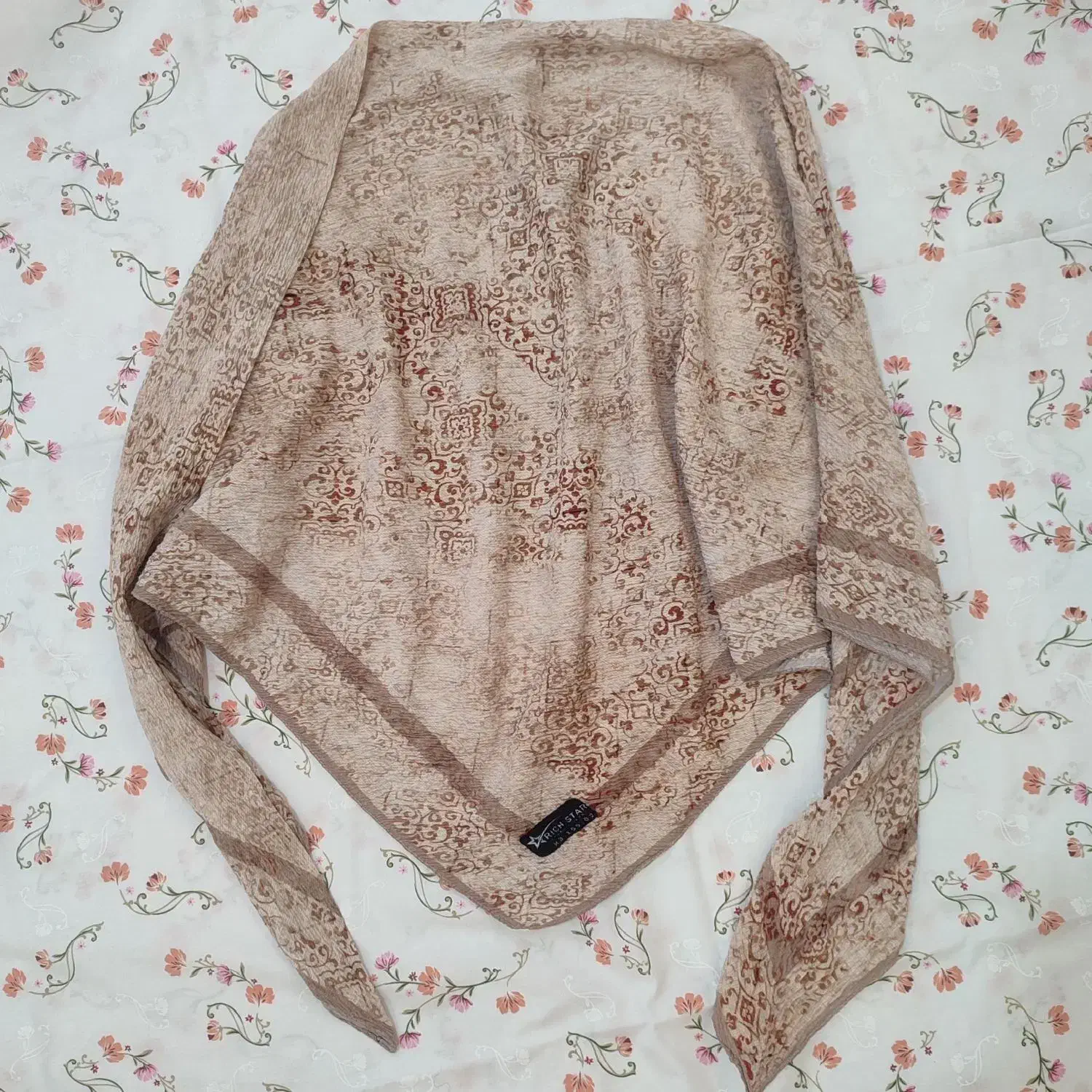 شال و روسری مناسب روز مادر و همسر|لباس|ملارد, |دیوار