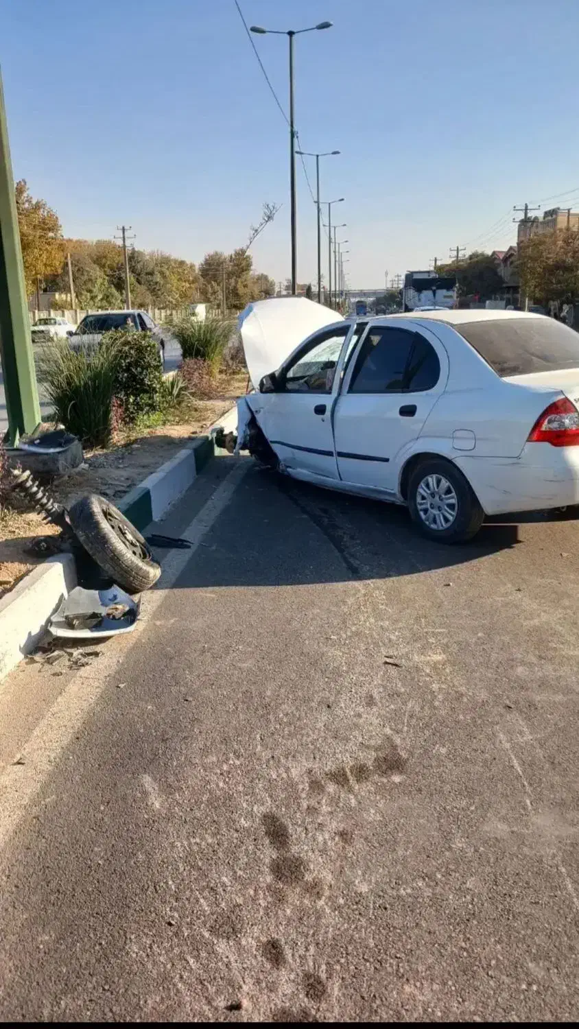 تیبا تصادفی|خودرو سواری و وانت|بروجرد, |دیوار