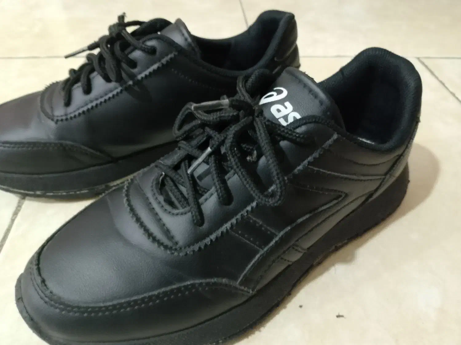 کتونی اسپرت|کیف، کفش، کمربند|بومهن, |دیوار