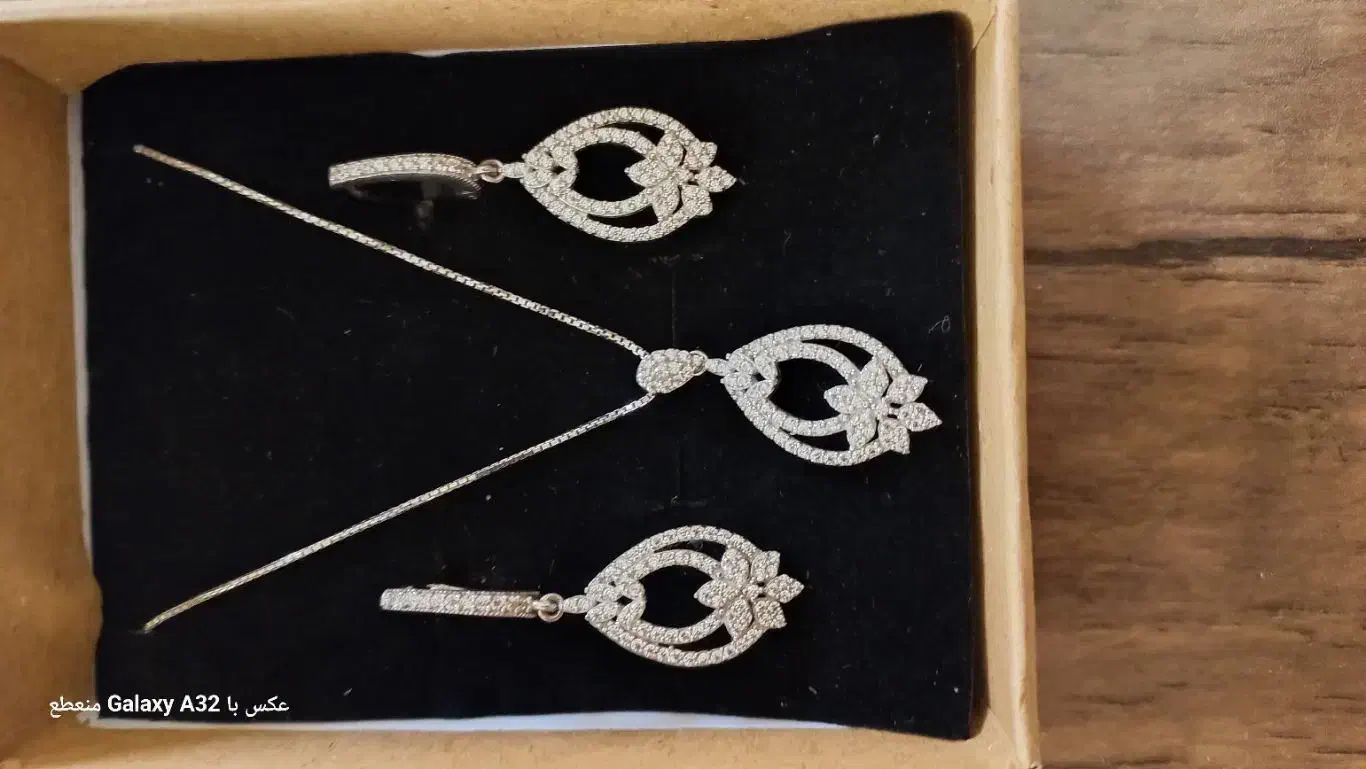 نیم ست نقره  اصلا استفاده نشده|بدلیجات|تهران, فرمانیه|دیوار