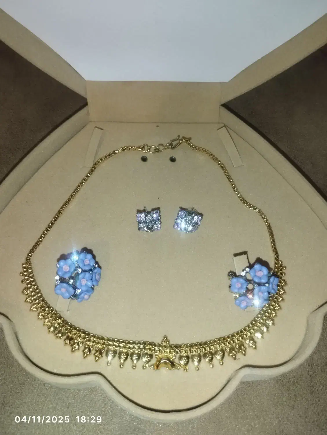 گردنبند طلای هندی و دو عدد گوشواره|جواهرات|تهران, شمس‌آباد|دیوار