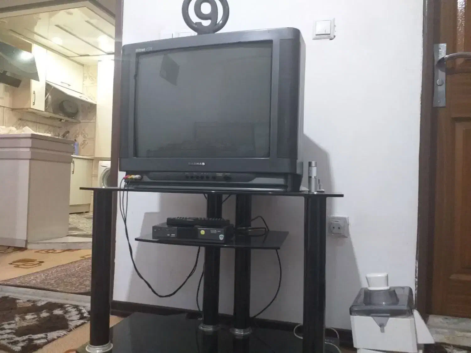 تلویزیون و میز تلویزیون و دیجیتال|میز تلویزیون|قم, پردیسان|دیوار