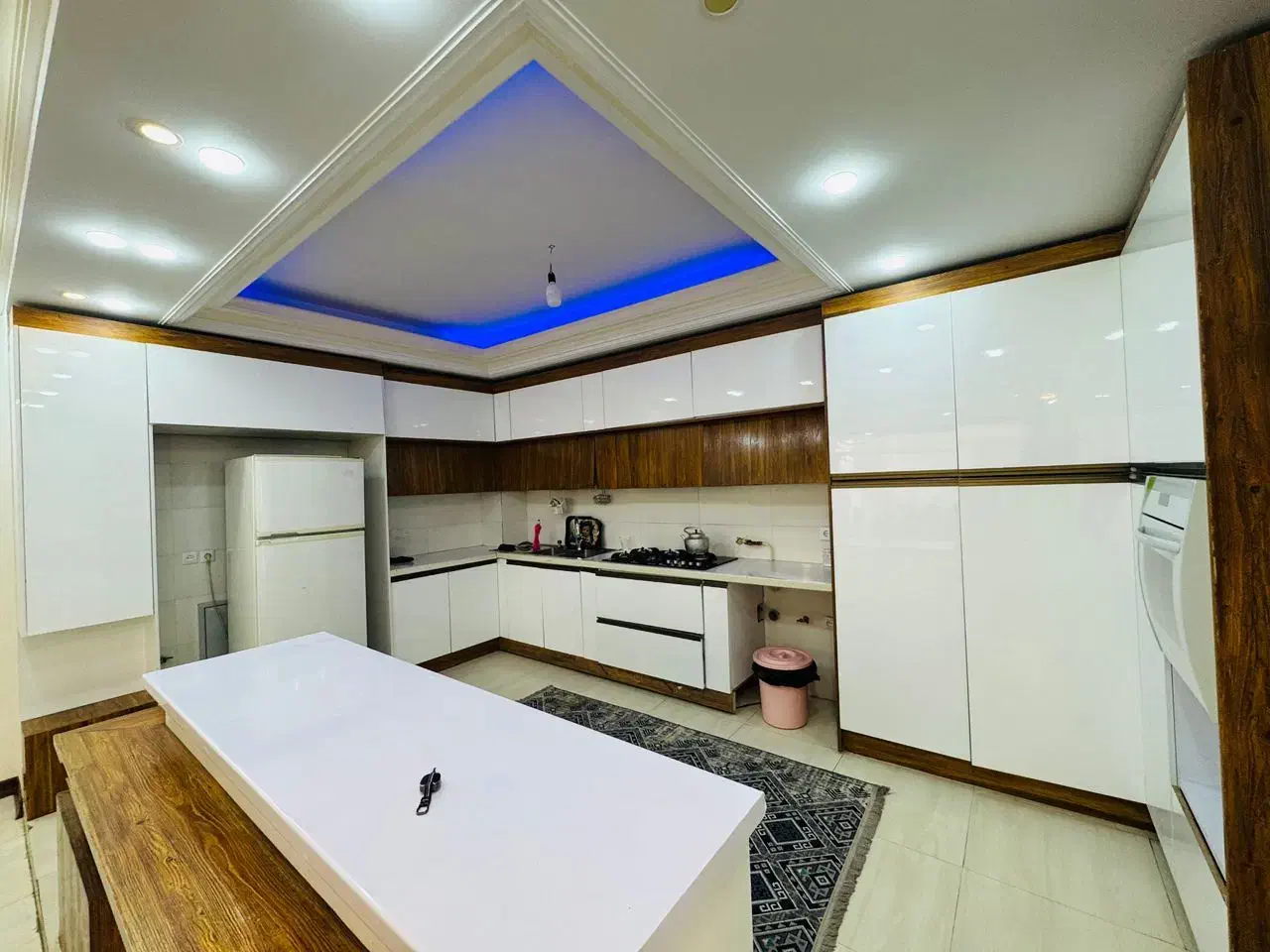 خانه باغ استخر دار ابگرم|اجارهٔ کوتاه‌مدت ویلا و باغ|شیراز, انجیره|دیوار