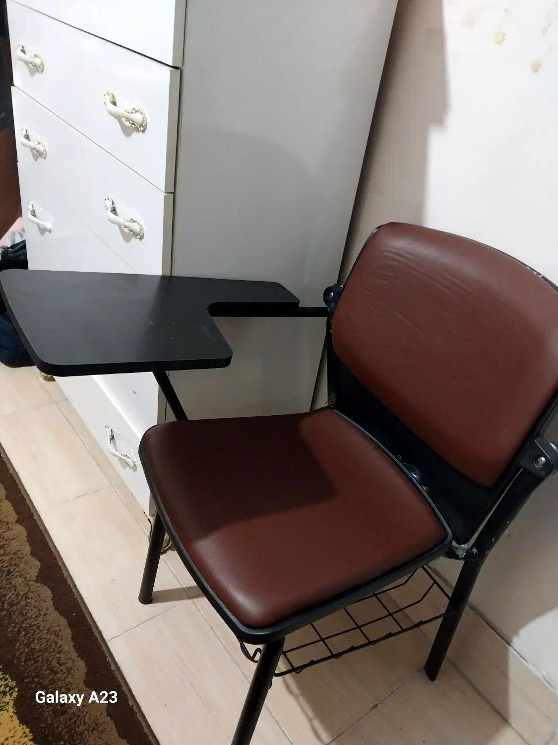 صندلی. دسته. دار طبی. به فروش میرسد نونو|مبلمان اداری|خرمآباد, |دیوار