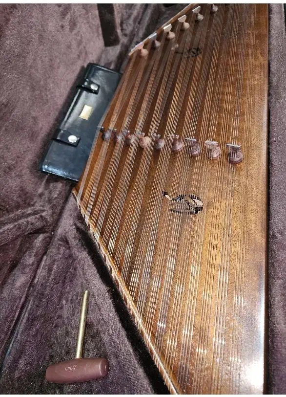 سنتور سالاری|سازهای سنتی|بناب, |دیوار