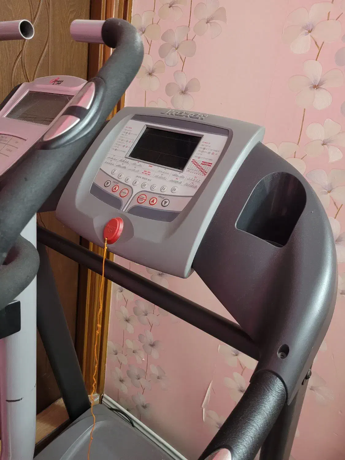 تردمیل و دوچرخه|تجهیزات ورزشی|مشهد, ویلاشهر|دیوار