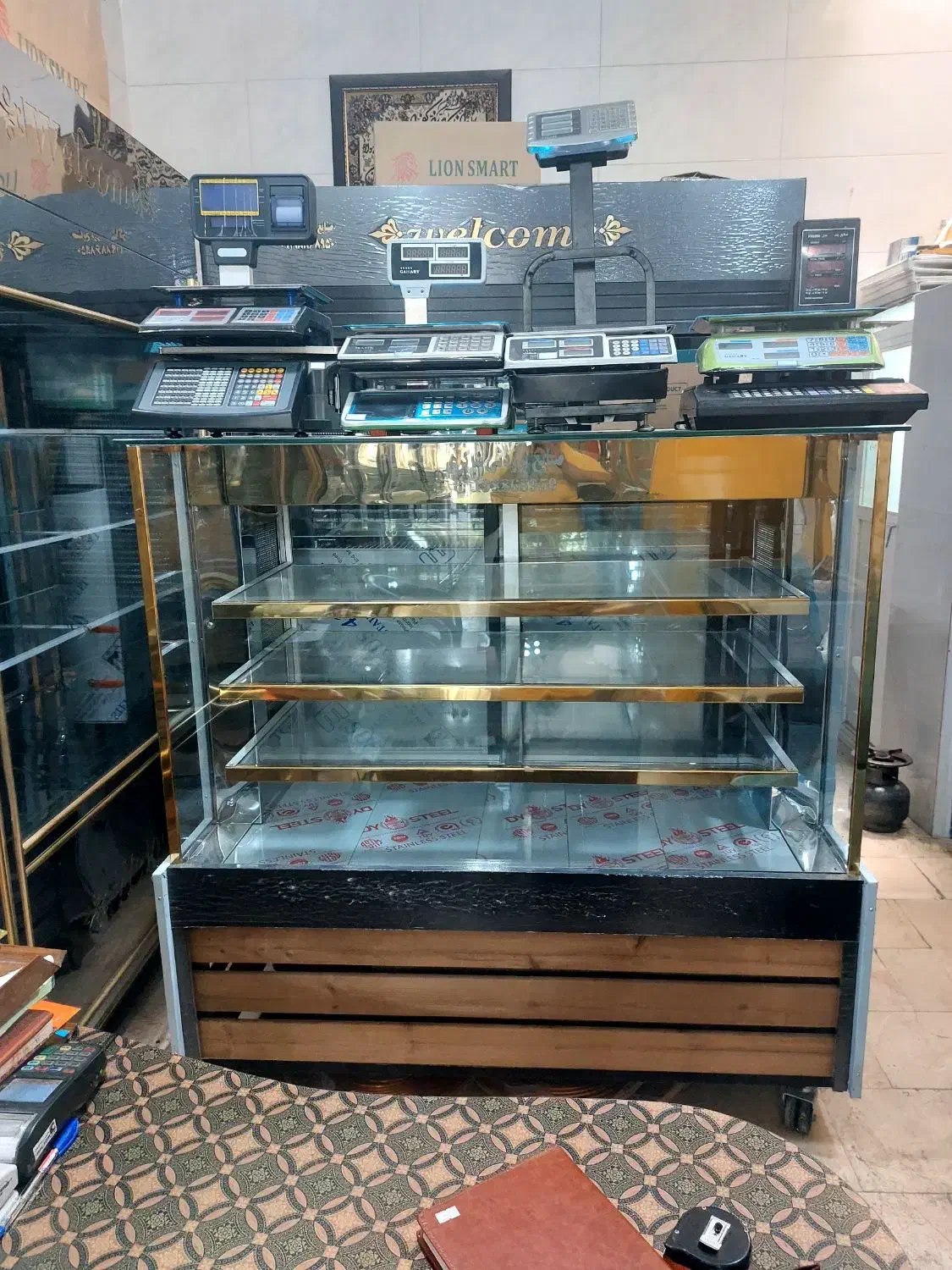 یخچال مکعبی و میزکاری|فروشگاه و مغازه|قم, نخودی|دیوار