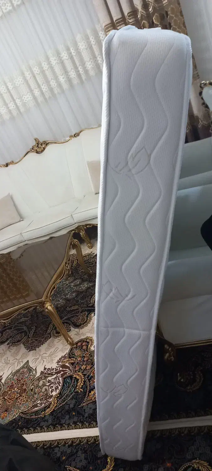 توشک سالم تمیز|تشک تختخواب|مهاجران, |دیوار