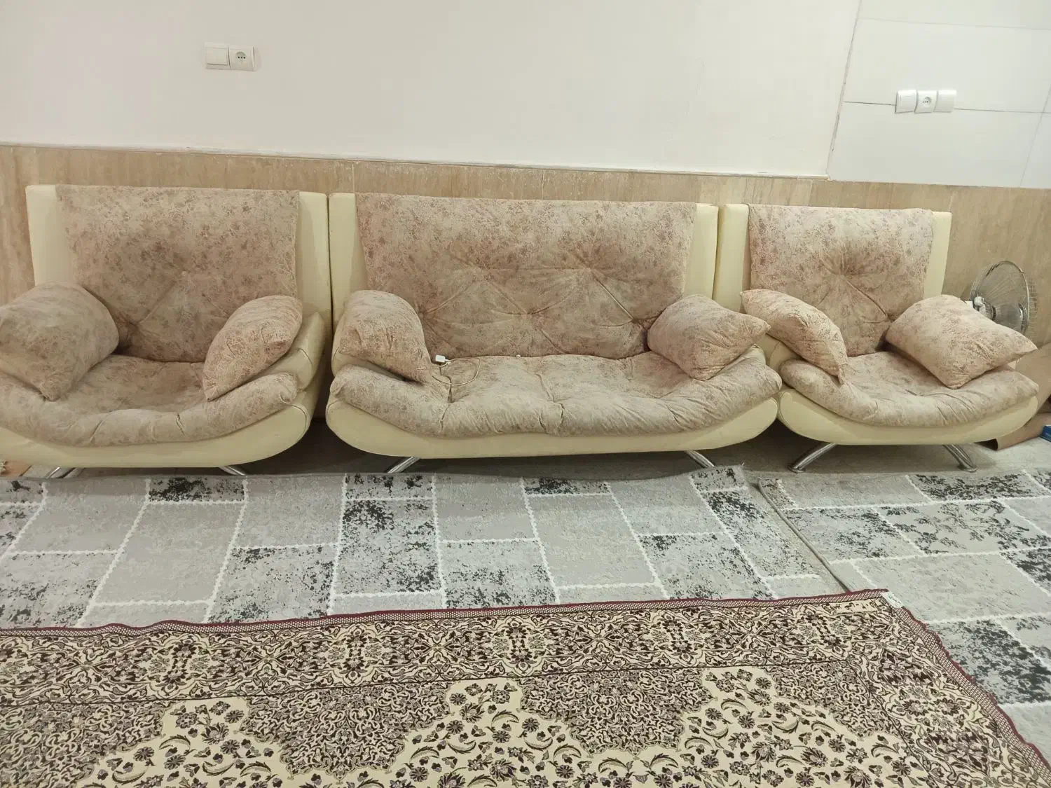 مبل راحتی هفت نفره|مبلمان خانگی و میز عسلی|قم, نیروگاه|دیوار