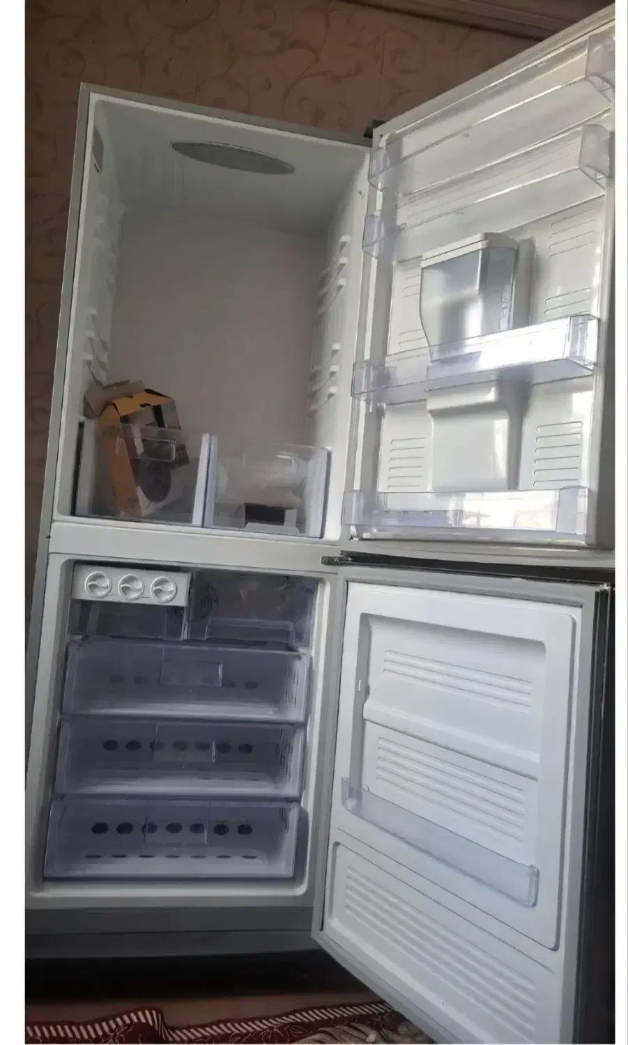 یخچال دو در،بالا یخچال،پایین فریزر|یخچال و فریزر|گرمه, |دیوار