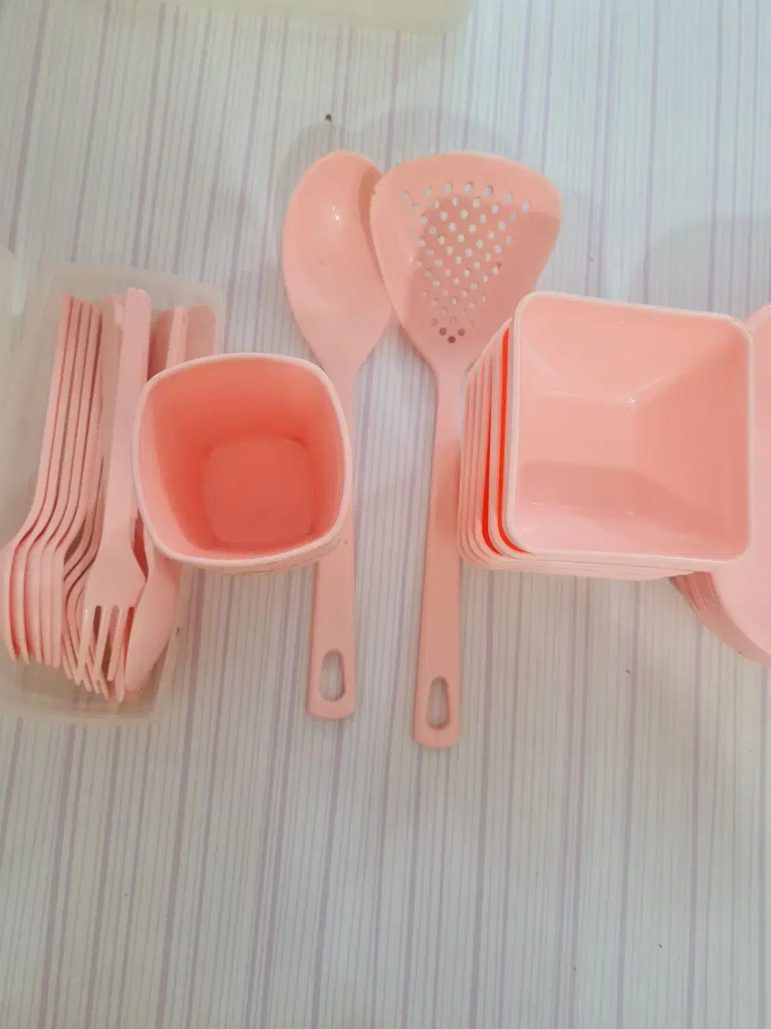 ظروف ۵۰پارچه مسافرتی ۶نفره|ظروف نگهدارنده، پلاستیکی، یک‌بارمصرف|اسفراین, |دیوار