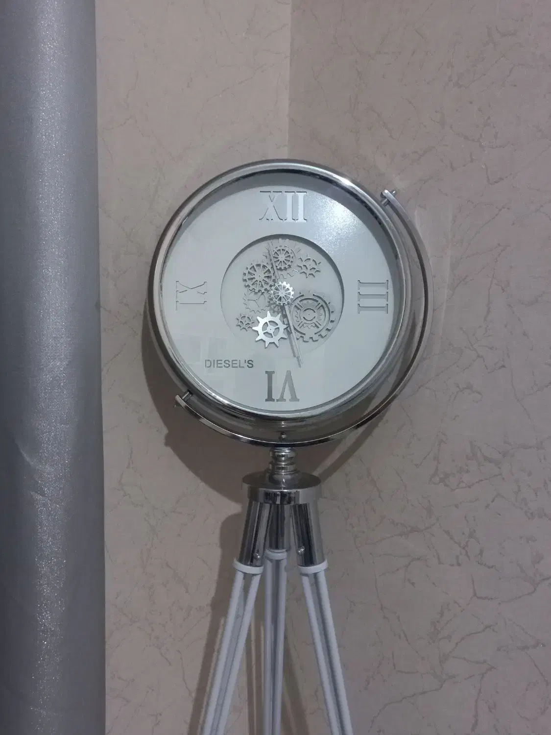 ساعت ایستاده سالم بدون زدگی|ساعت دیواری و تزئینی|شیروان (خراسان), |دیوار