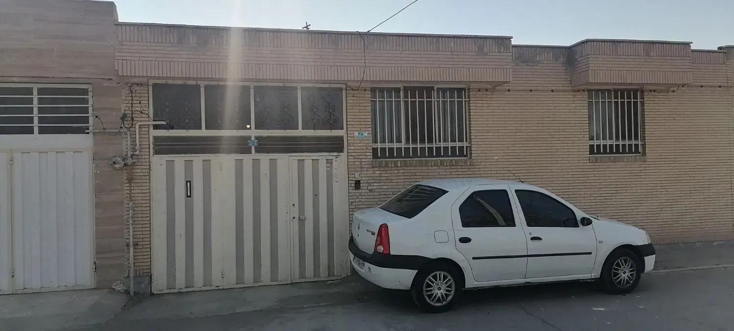 فروش ویلایی 253 متری بنیادازدواج 5/800/000/000|فروش خانه و ویلا|شاهینشهر, بنیاد ازدواج|دیوار