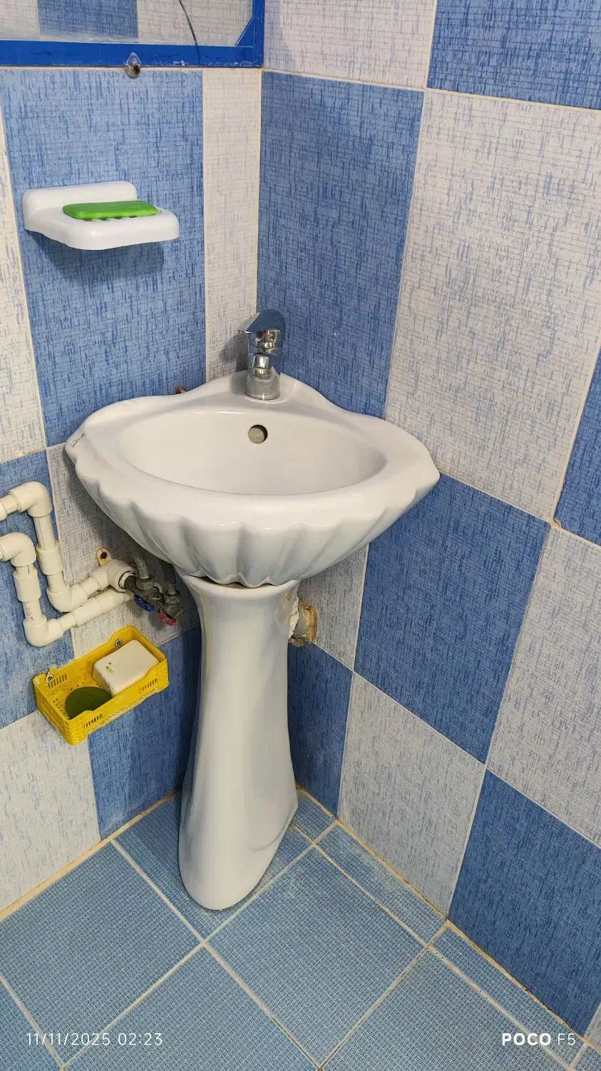 روشویی دستشویی گوشه ای با شیر اهرمی|مصالح و تجهیزات ساختمان|سبزوار, جوادیه غربی|دیوار