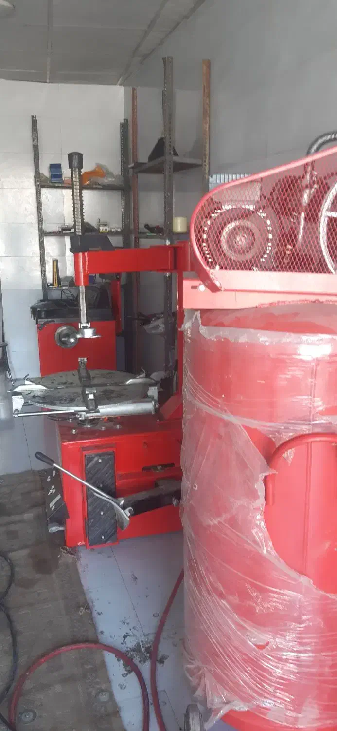 لوازم آپاراتی لوازم پنچرگیری در حد نو|ماشینآلات صنعتی|خوی, |دیوار