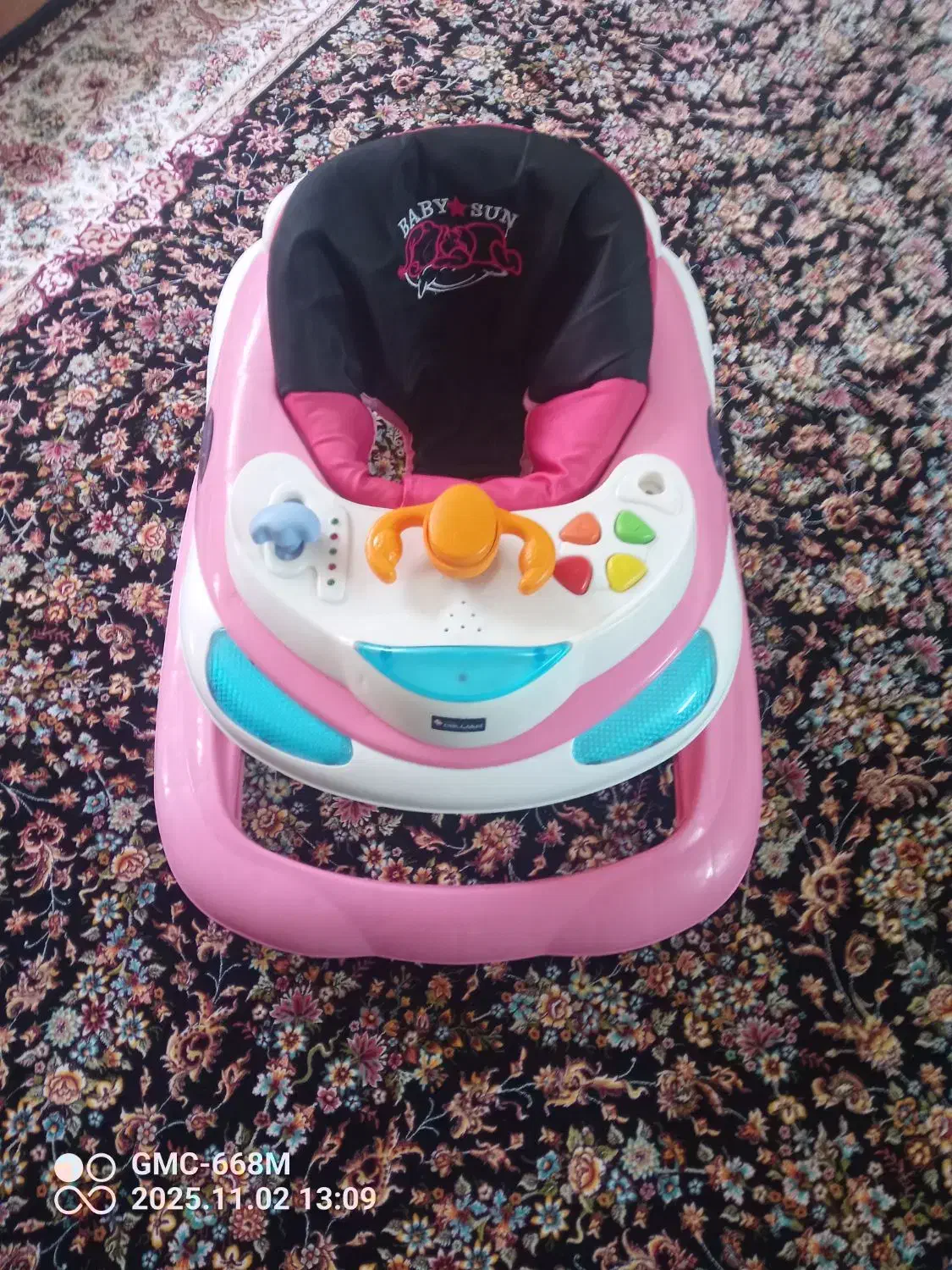 روروک،کریر،کالسکه معمولی ویک عدد گهواره ست کالسکه|اسباب و اثاث بچه|اندیشه, اندیشه فاز ۴|دیوار