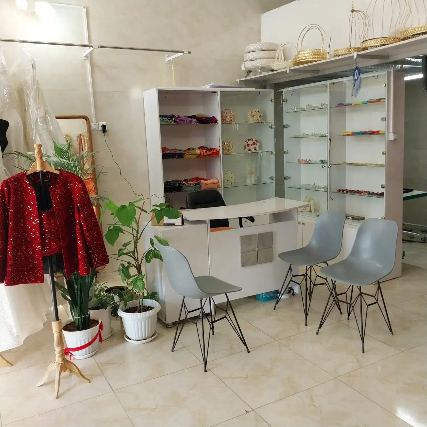 فروش لوازم مزون عروس|فروشگاه و مغازه|شیراز, داریون|دیوار