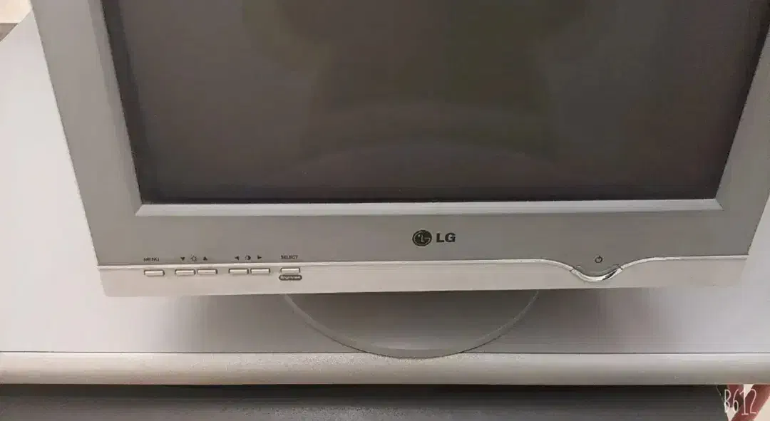 کامپیوتر کیس کیبورد میز بسیار تمیز|رایانه رومیزی|اراک, |دیوار