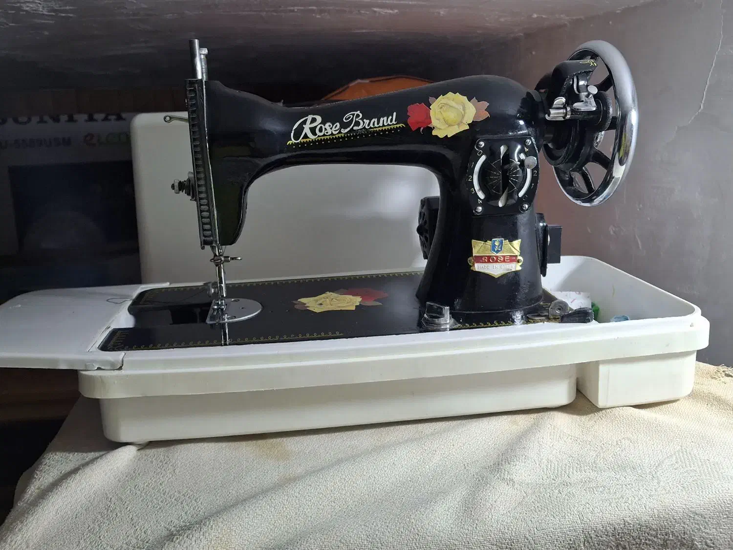 چرخ خیاطی|چرخ خیاطی و ریسندگی|اسلامیه, |دیوار