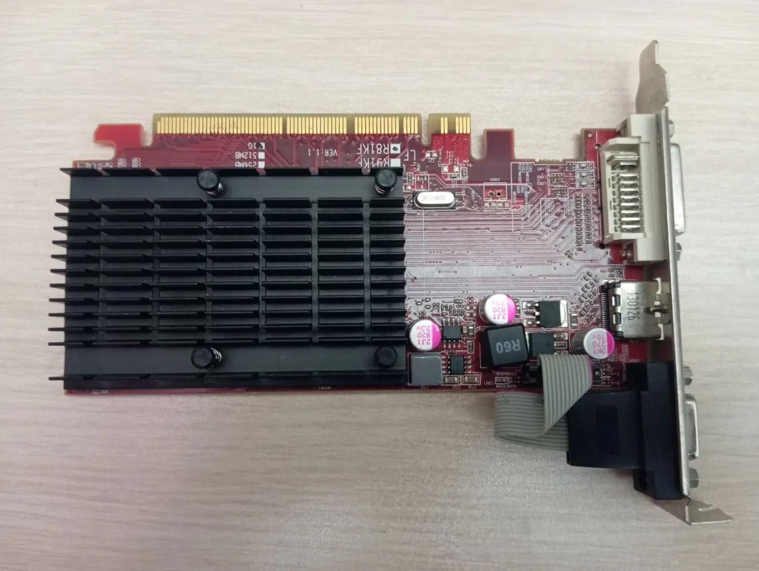 گرافیک 1GB DDR3|قطعات و لوازم جانبی رایانه|بندرعباس, |دیوار