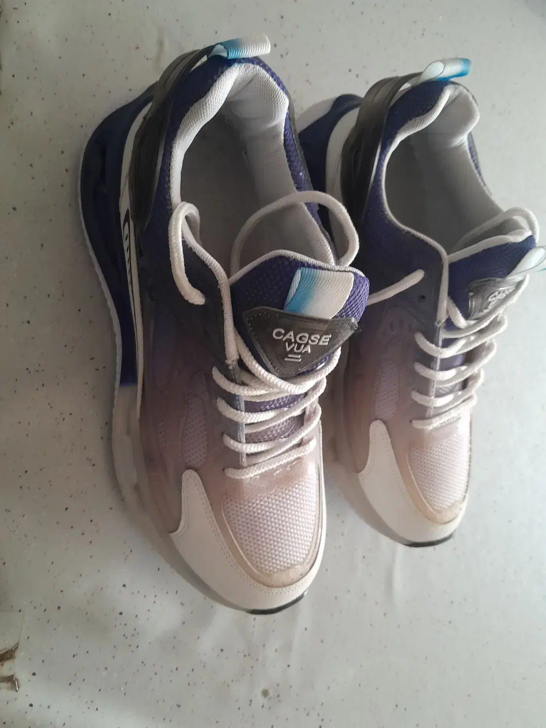 کفش نایک خوش رنگ|کیف، کفش، کمربند|صدرا-فارس, فاز ۲|دیوار