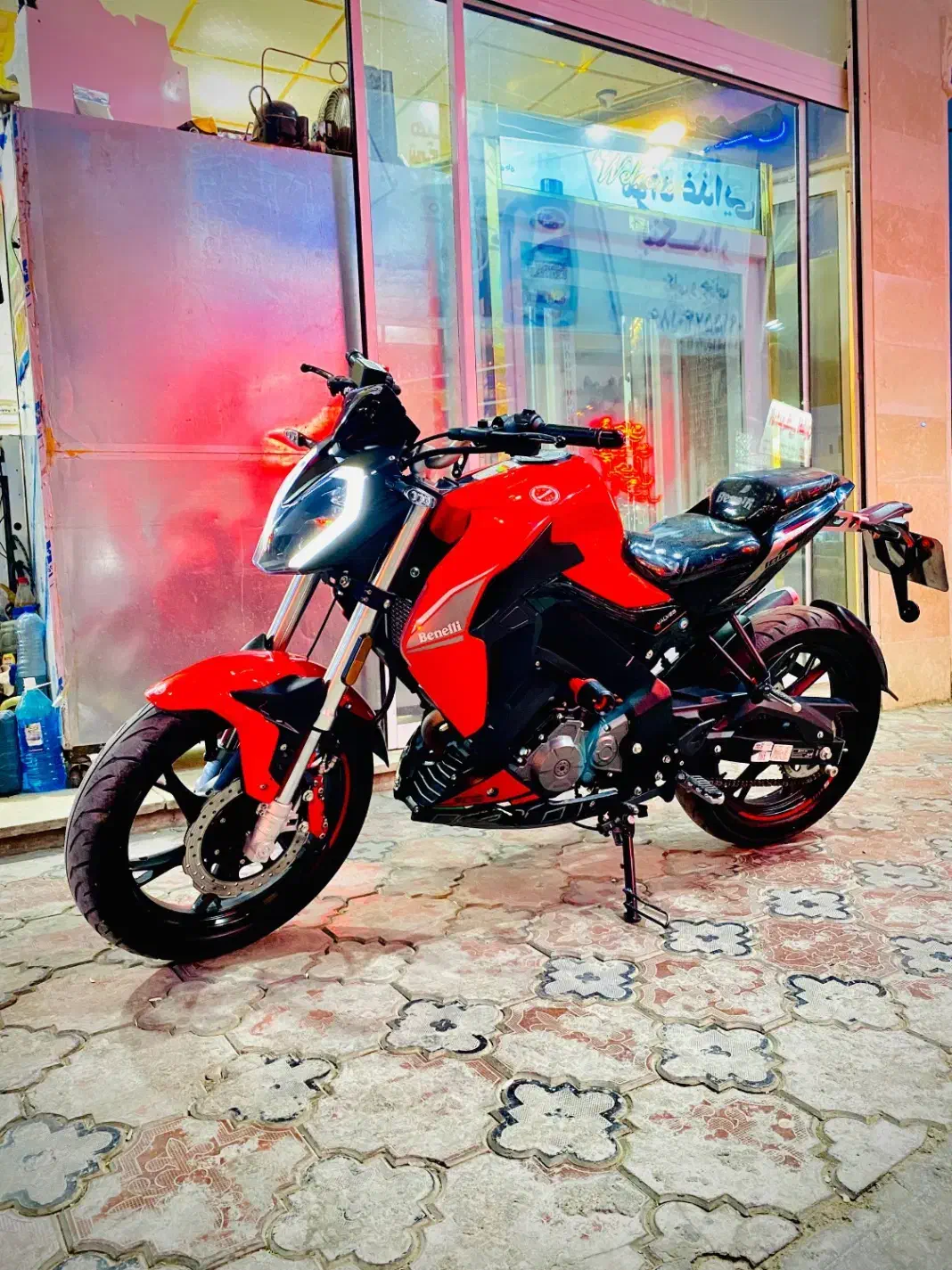 بنلی 180 s|موتورسیکلت|تربت جام, پاسداران|دیوار