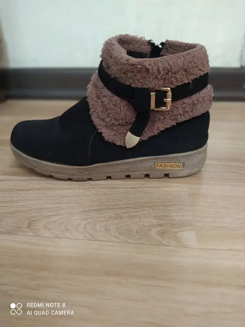نیم بوت دخترانه در حد نو|کیف، کفش، کمربند|اندیشه, اندیشه فاز ۱|دیوار