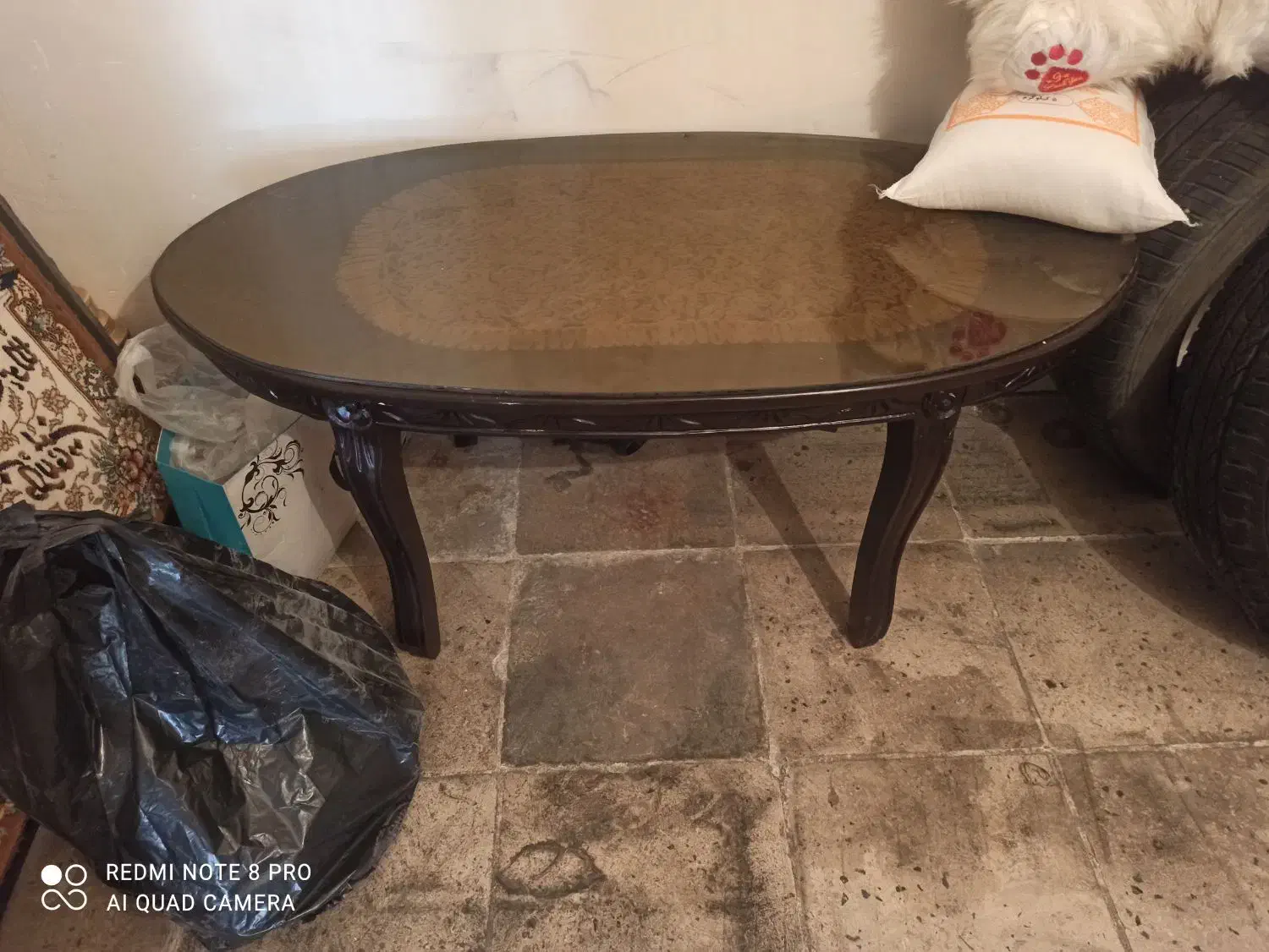 جلومبلی بزرگ باشیشه دودی ضخیم،صندلی|مبلمان خانگی و میز عسلی|قزوین, |دیوار