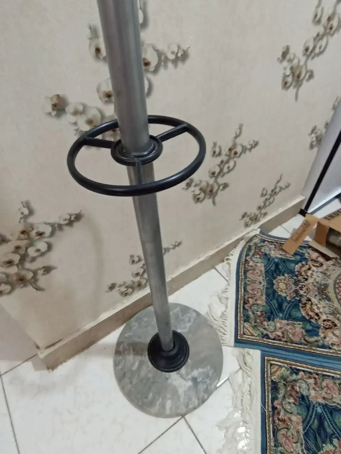 چوب لباسی ایستاده|بندرخت و رختآویز|اسلامشهر, مسکن مهر اسلاشهر (شهرک امام خمینی)|دیوار