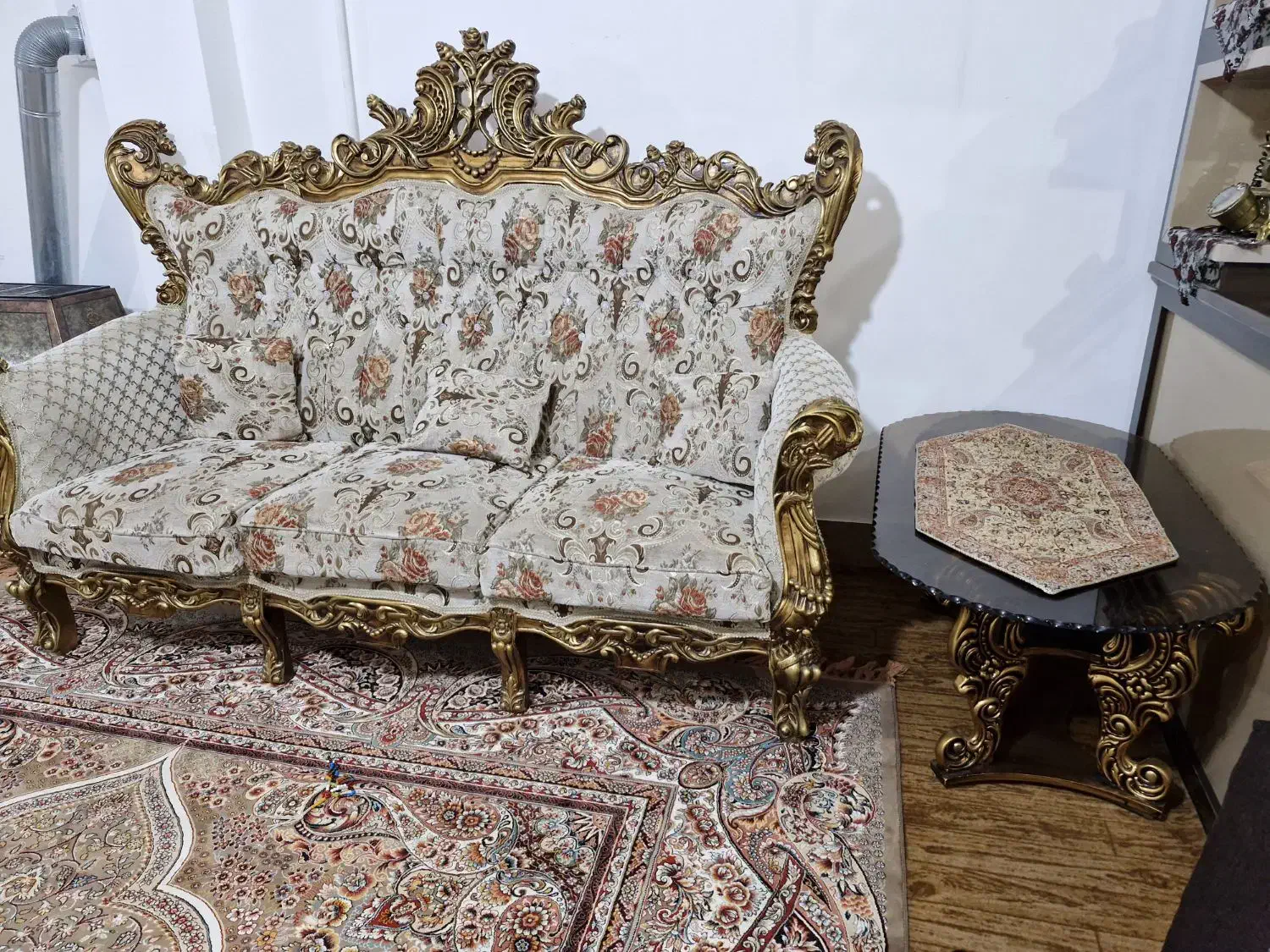 مبل سلطنتی ۹ نفره و جلو مبلی|مبلمان خانگی و میز عسلی|علی‌آباد کتول, |دیوار