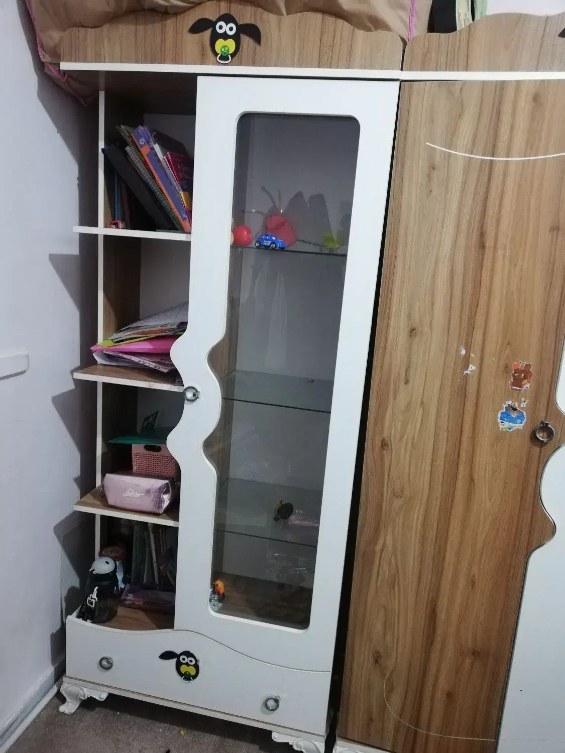 کمد وویترین و تخت سه منظوره|تخت و سرویس خواب|قم, باسکول|دیوار