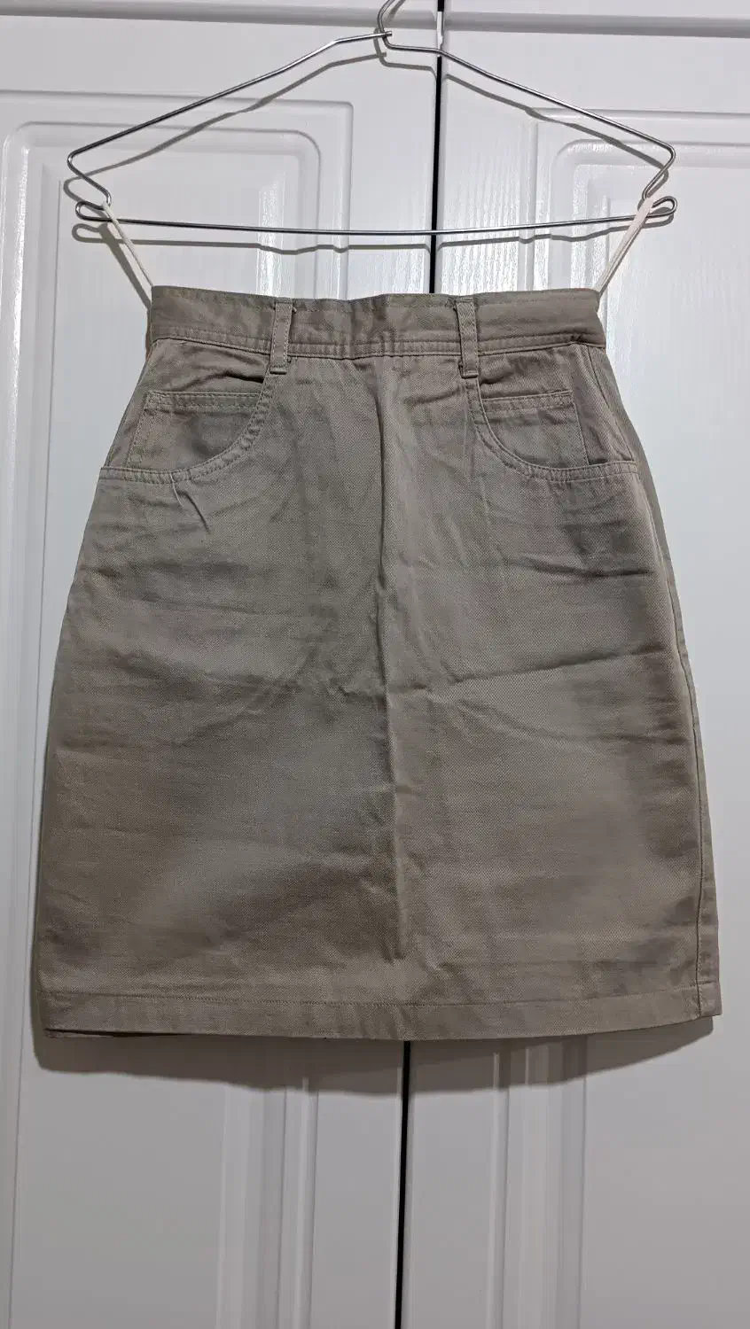 لباس|لباس|شاهین دژ, |دیوار