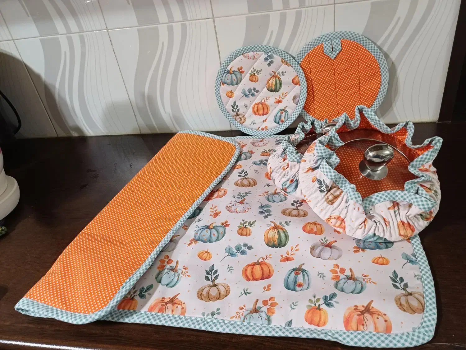 سرویس آشپزخونه|سفره، حوله، دستمال آشپزخانه|چهارباغ, |دیوار