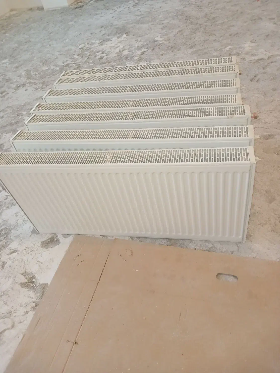 رادیاتور پنلی سالم نو اندازه ۱۲۰ ۷ عدد|آبگرمکن، پکیج، شوفاژ|تبریز, |دیوار