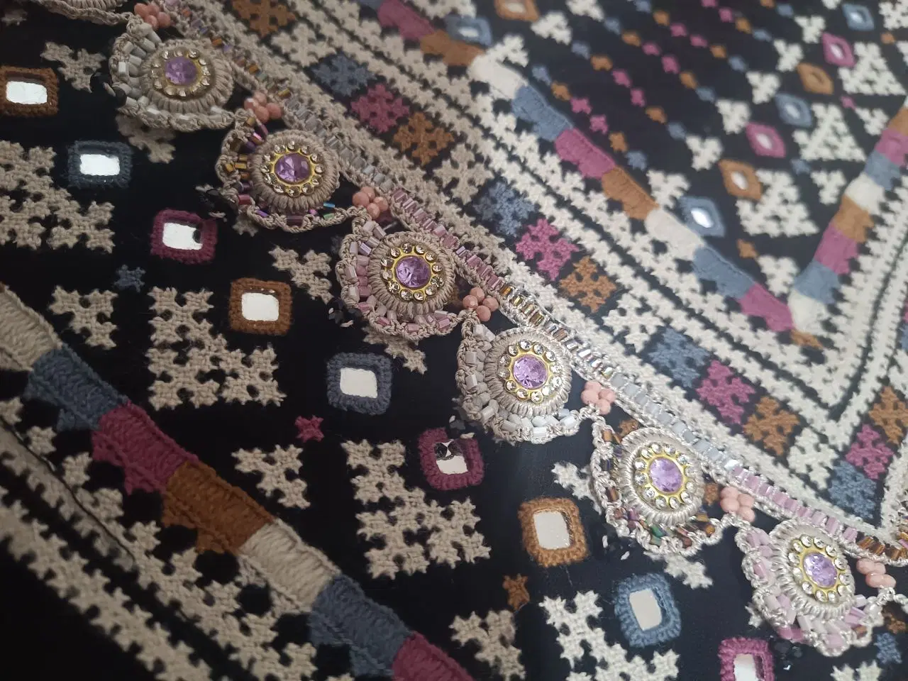 آینه|آینه|زاهدان, |دیوار