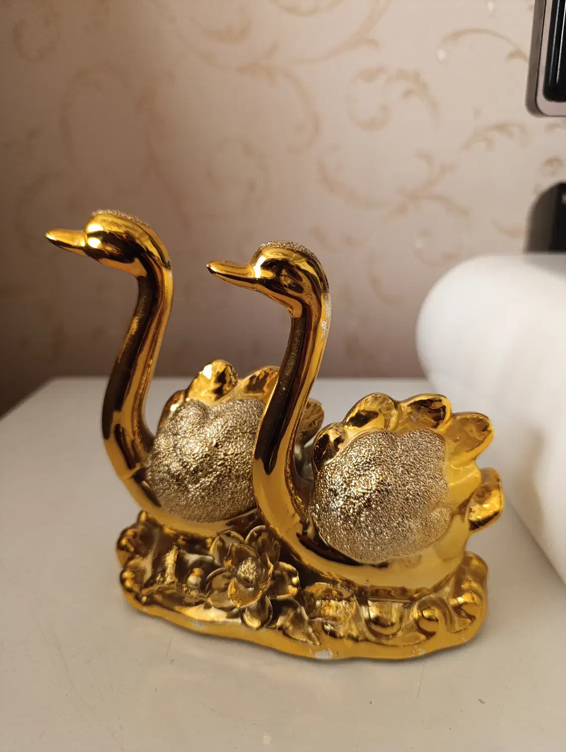 قو طلایی|مجسمه، تندیس، ماکت|گرگان, |دیوار