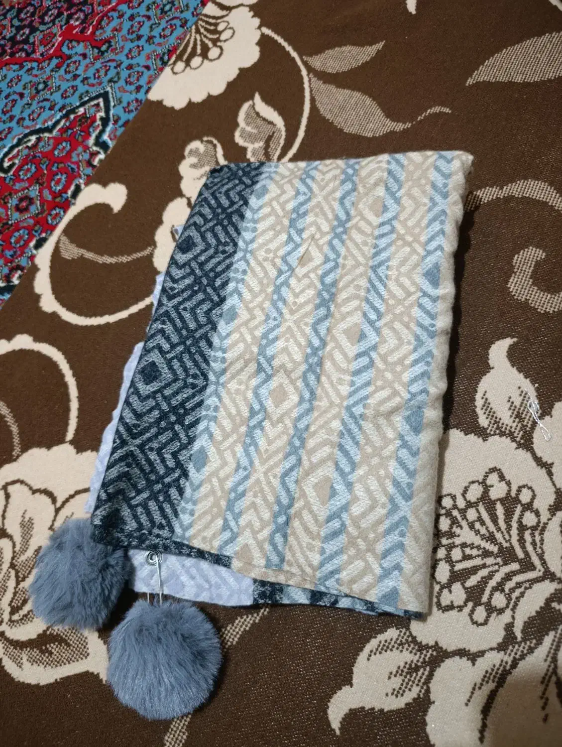 شال و|لباس|یاسوج, |دیوار