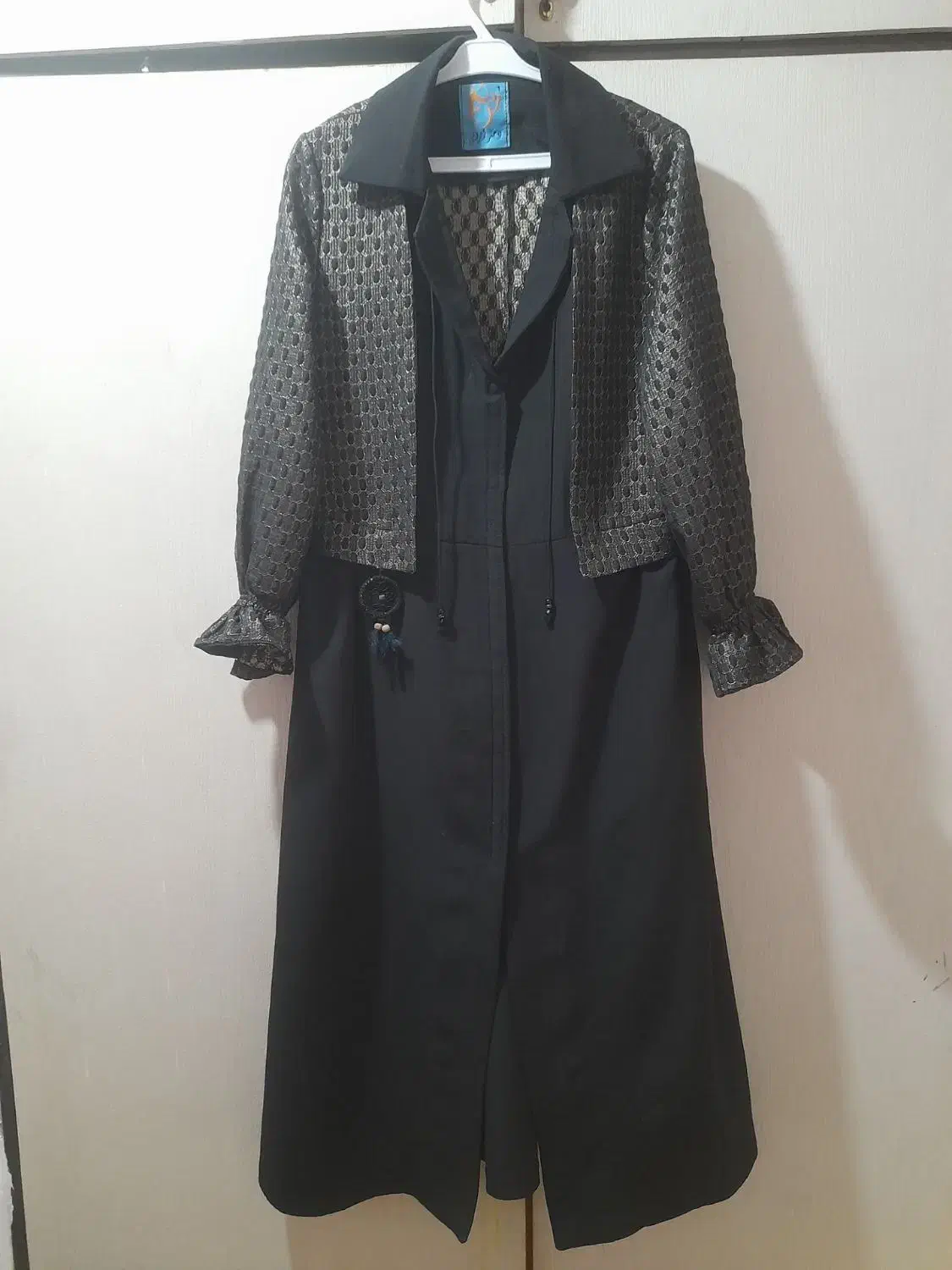 تعدادی لباس و مانتو نو|لباس|الوند, |دیوار