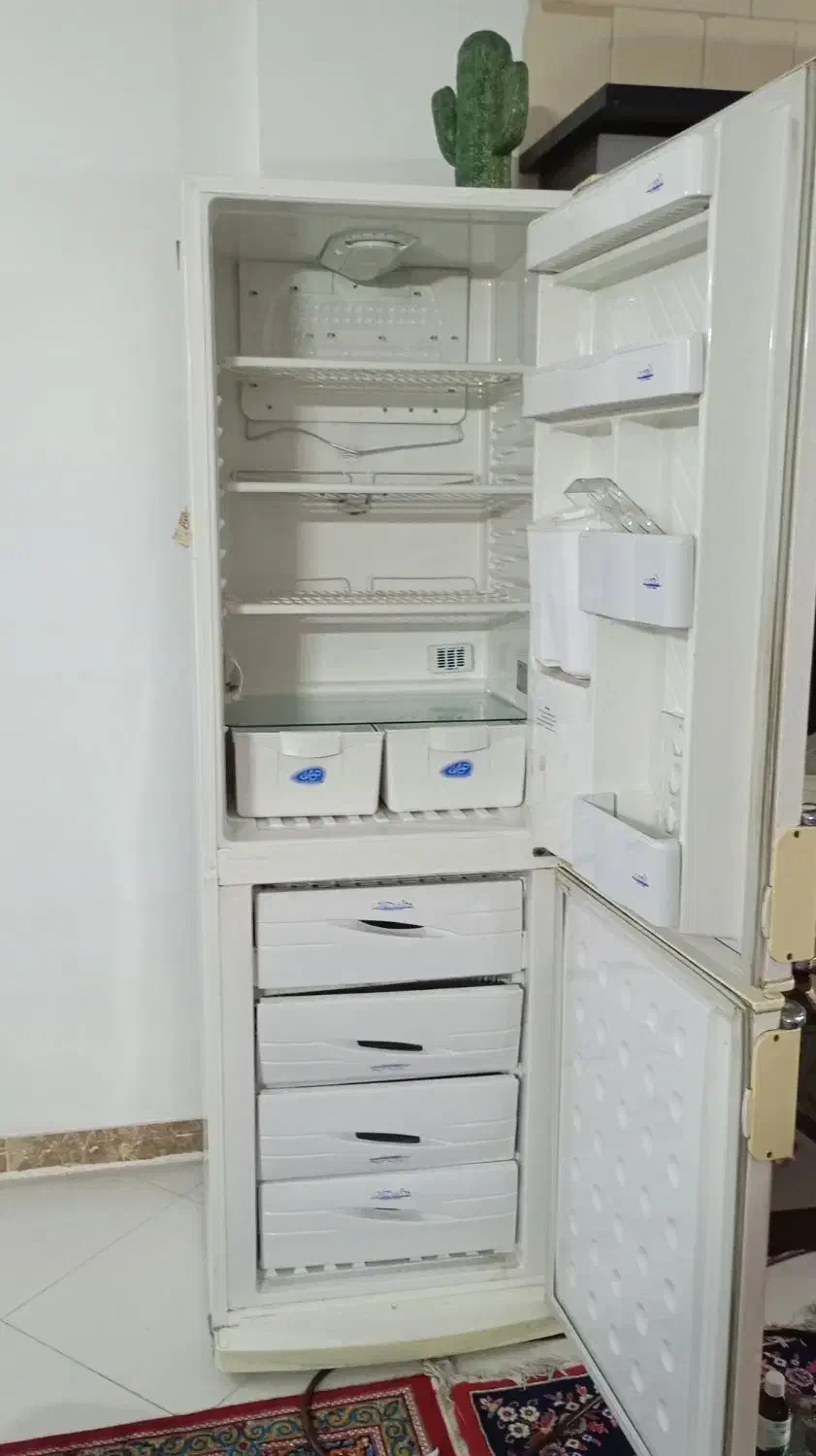 یک جفت یخچال و فریزر کم کار هیمالیا و قندیل|یخچال و فریزر|مشهد, سپاد|دیوار