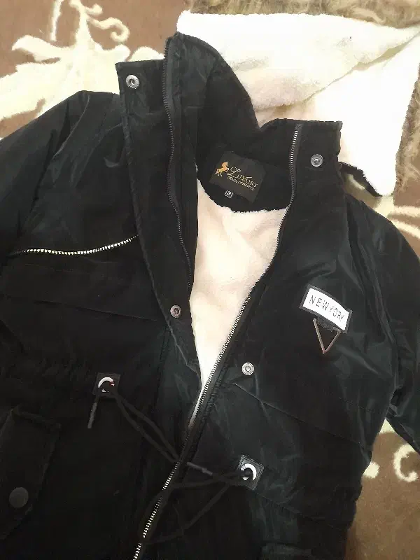 پالتو|لباس|کرمان, |دیوار