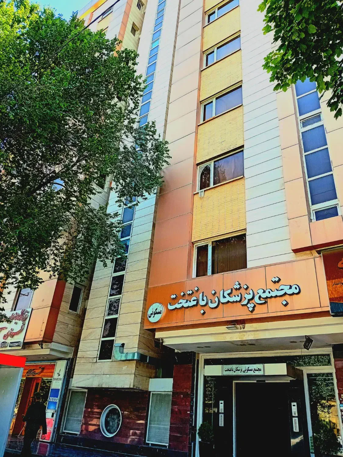 رهن کامل ۳خواب طبقات میانی|اجارهٔ آپارتمان|شیراز, باغ تخت|دیوار