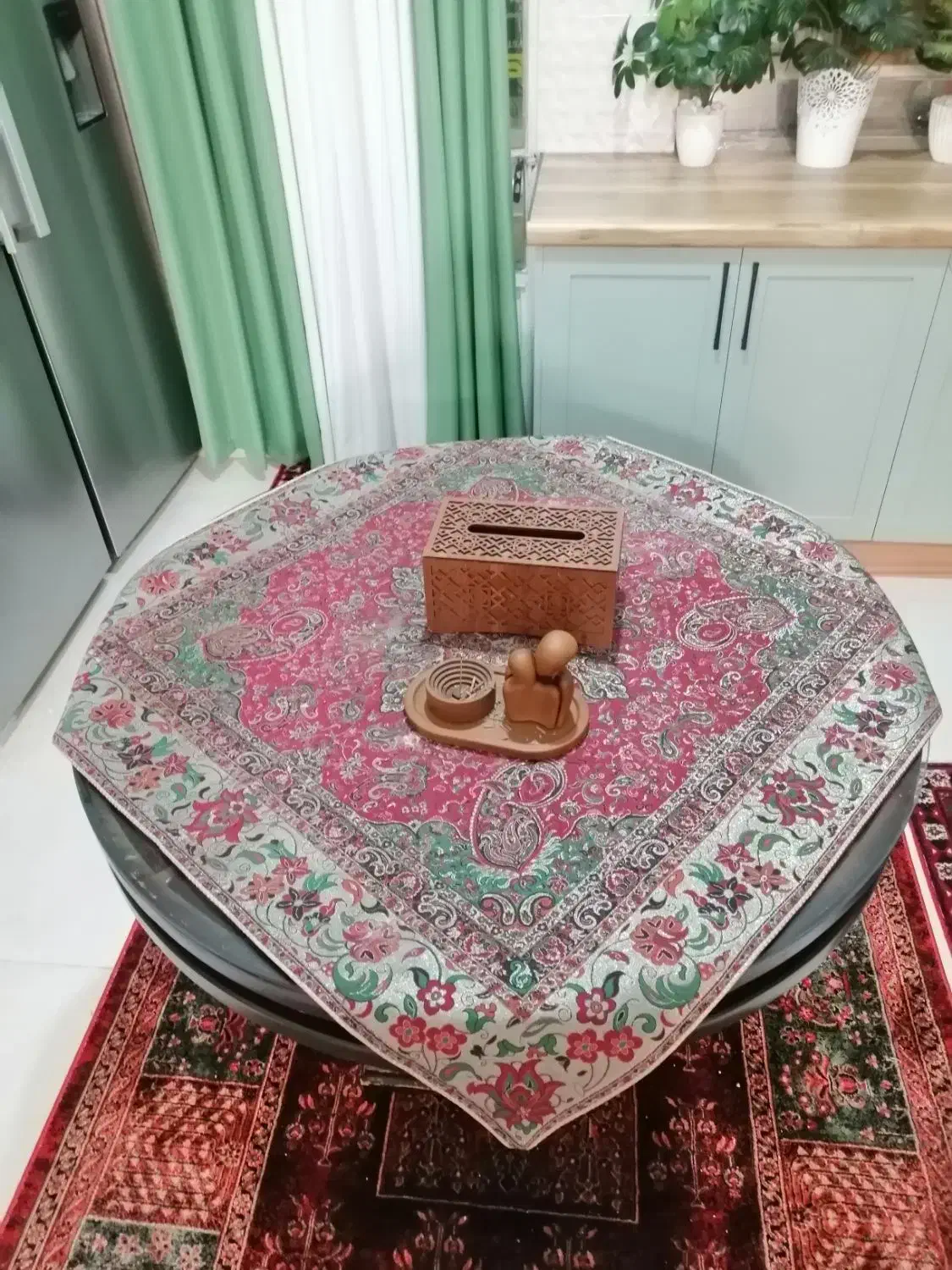 میز ناهارخوری گرد 4 نفره|میز و صندلی غذاخوری|قم, پردیسان|دیوار